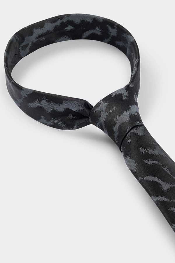 TIE HUGO - 001 BLACK